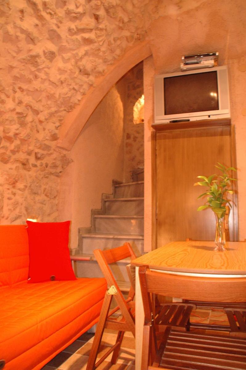 Stoneapartments, Γ ΚΩΣΤΑΛΟΣ ΚΑΙ ΣΙΑ ΟΕ - Housity