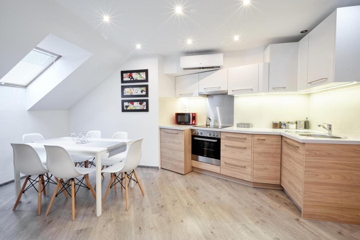 Főtér Apartman - Housity