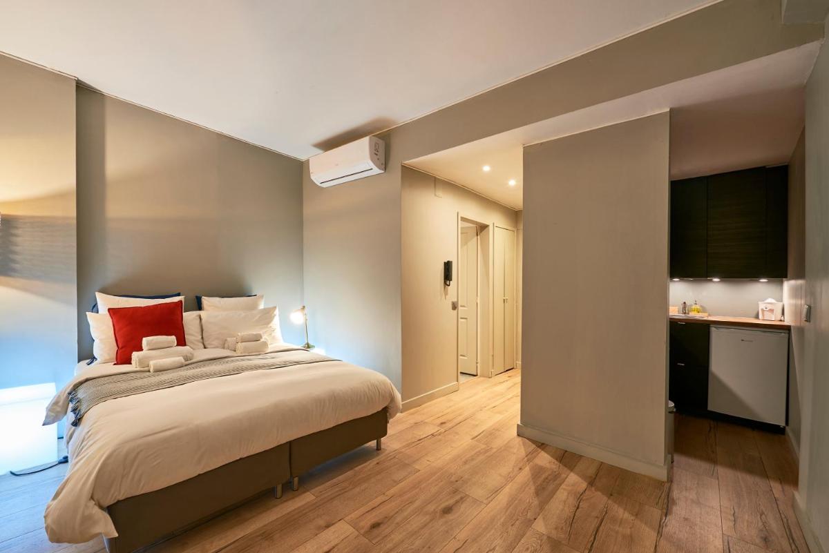 Cascais-Estoril BEACHFRONT Apartments - Housity