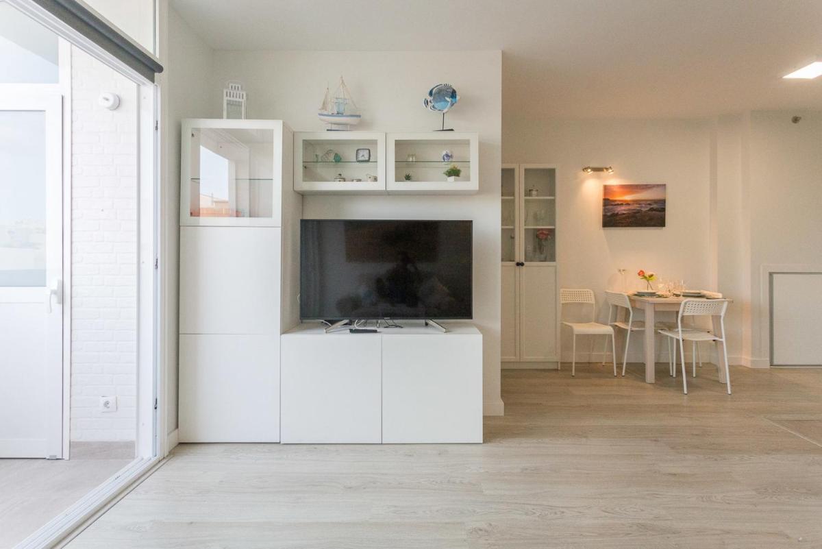 Apartamento con terraza y piscina en Las Canteras - Housity