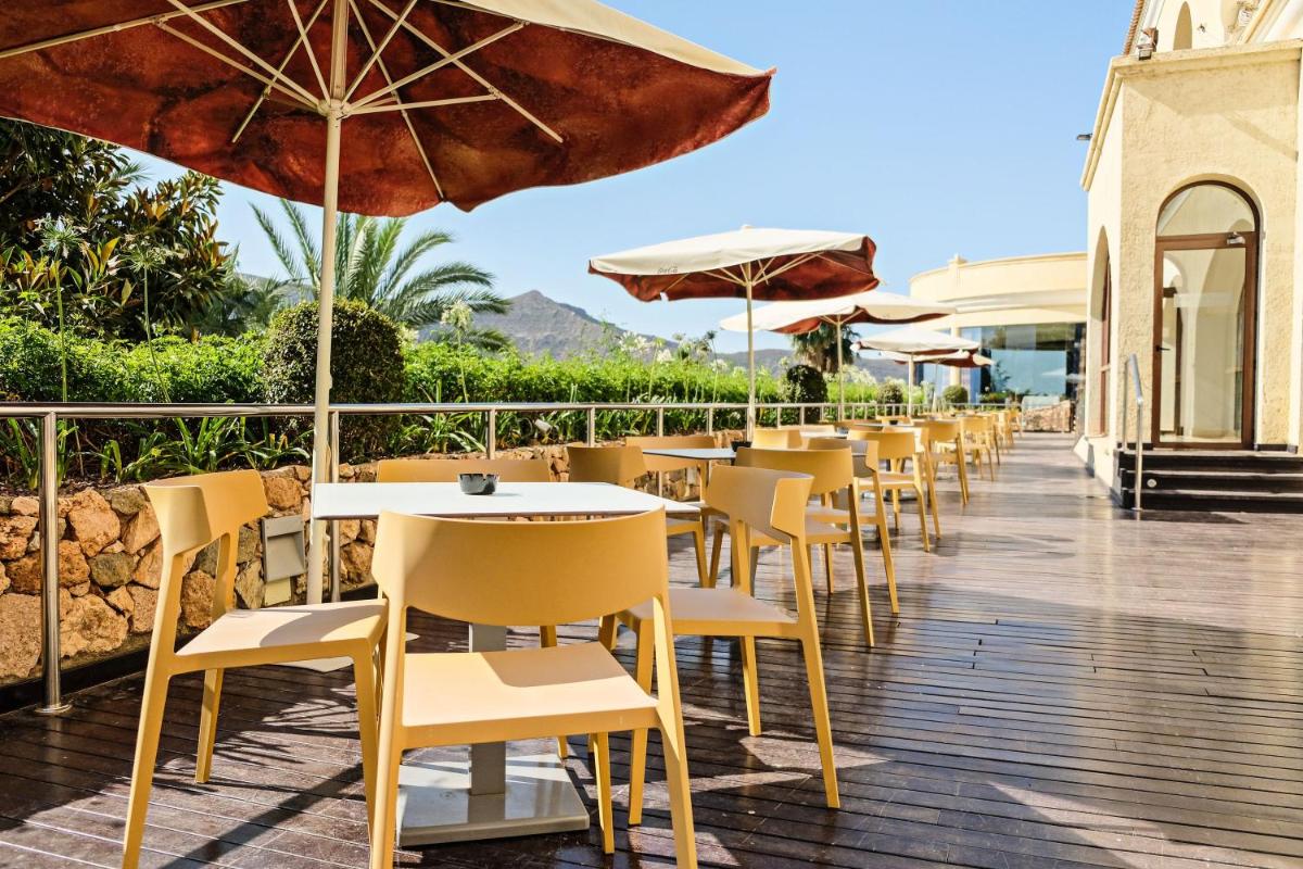 Un balcón o terraza de Hotel Envia Almería Spa & Golf