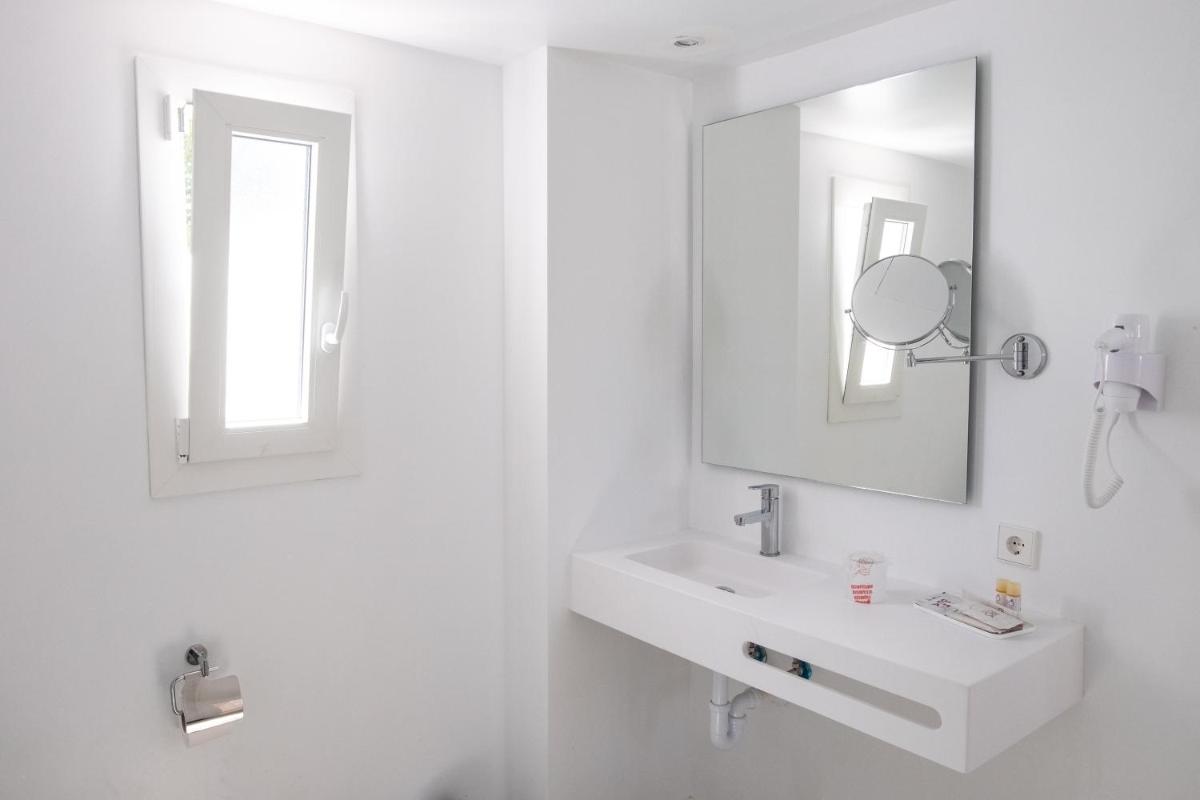 Un baño de Hotel Club Es Talaial