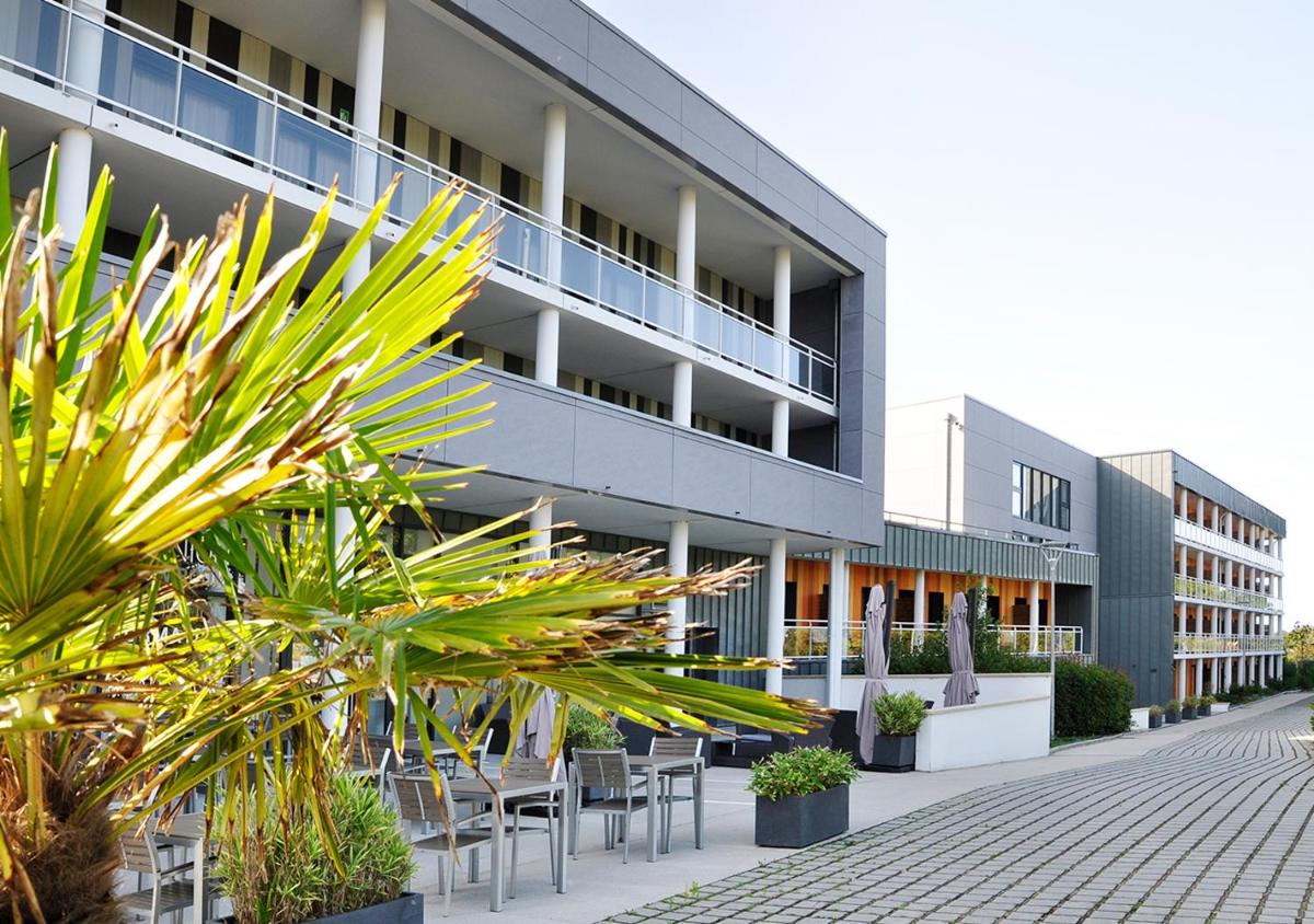 Golden Tulip Pornic Suites - Housity