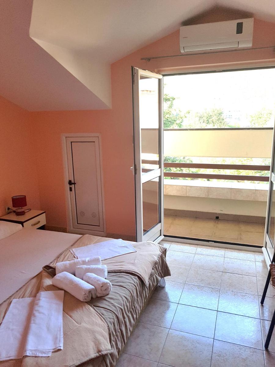Apartment Danijela - Housity