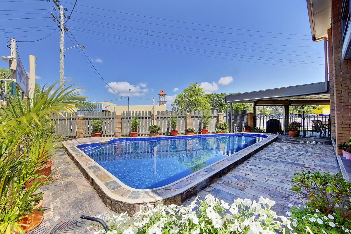 Raintree Motel - Housity