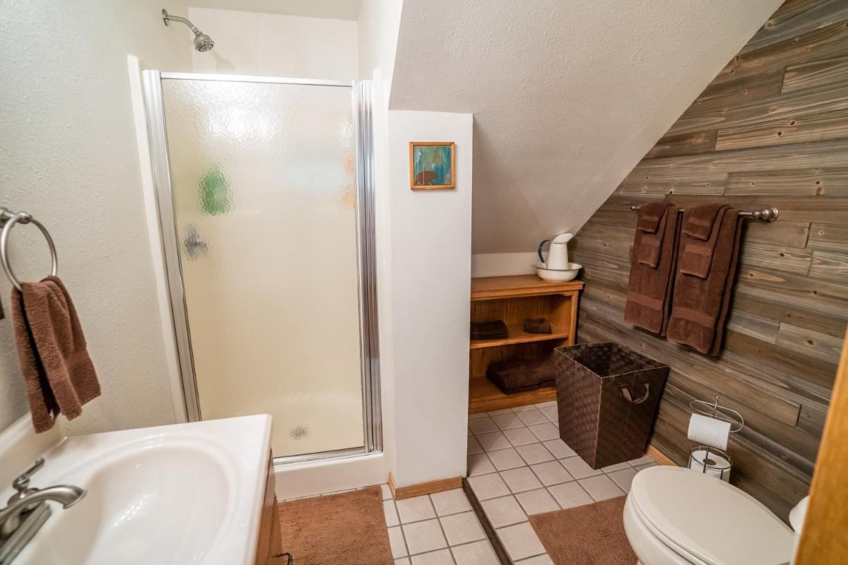 Bears Den Alaska Lodging - Housity