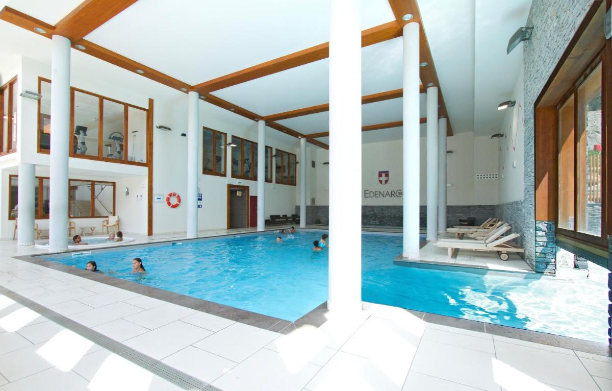Piscine de l'établissement Résidence Prestige Odalys Edenarc ou située à proximité