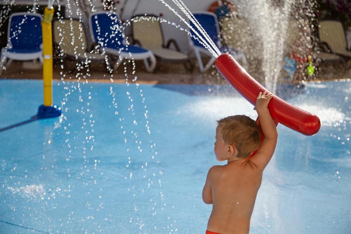 Piscina en o cerca de Hotel Club Es Talaial
