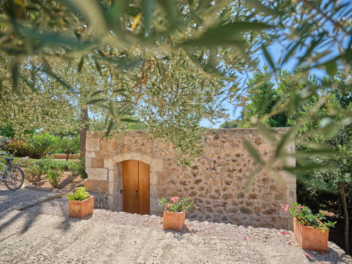 Jardín al aire libre en Son Penya Adults Only Petit Hotel & Spa