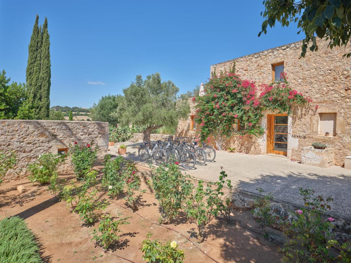 Jardín al aire libre en Son Penya Adults Only Petit Hotel & Spa