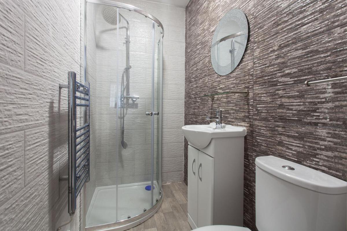 Stonehill House - Housity