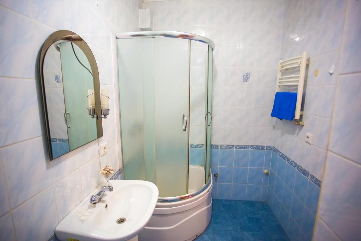 Like Home on Zaliznychna 9 - Housity