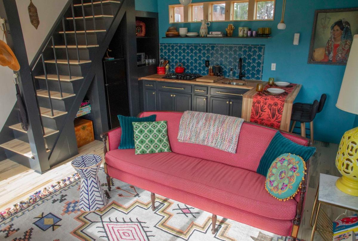 Casa Strega - Beautiful, Colorful Santa Fe Getaway (w/views!) - Housity