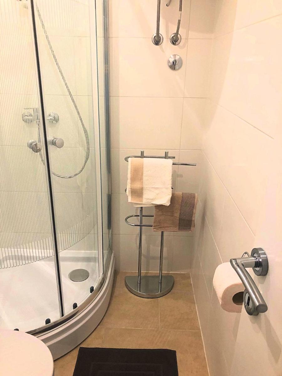 4 Center Apartments - Housity
