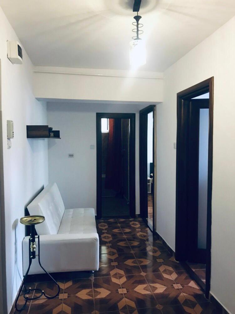 - Brown Suite - ULTRACENTRAL - Housity