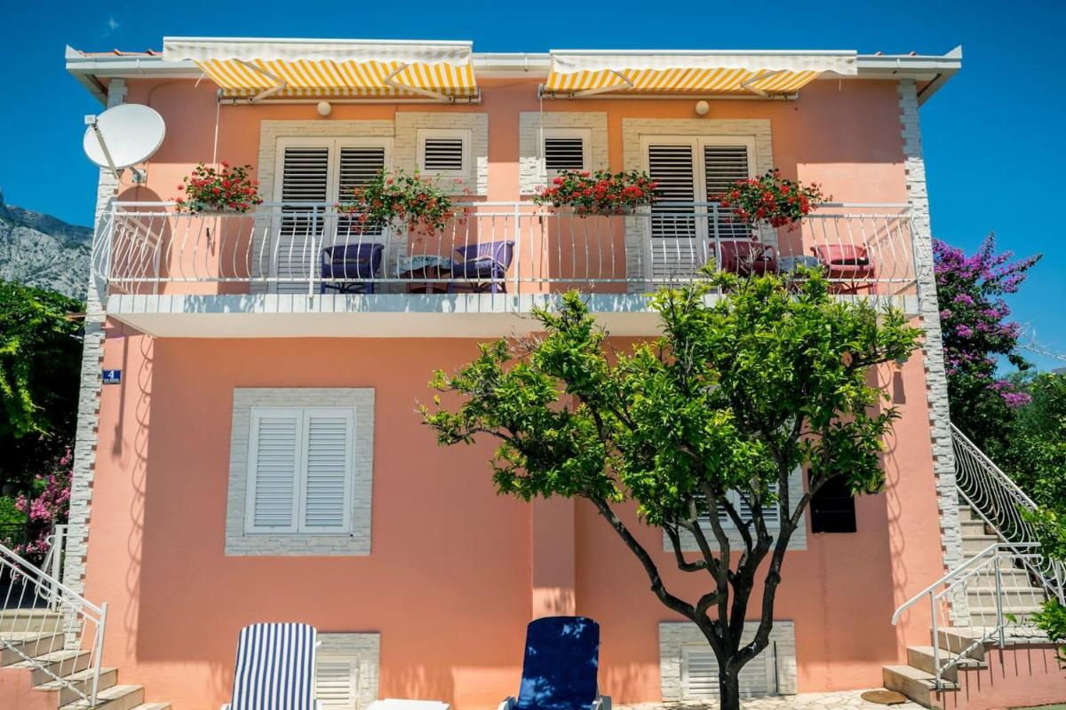 Vacation house near sea & beaches with HEATED POOL & BBQ - Housity