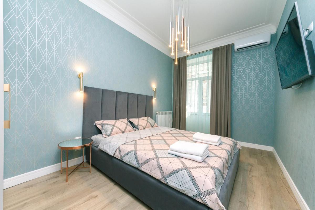 LUX , Two Bedrums - Housity