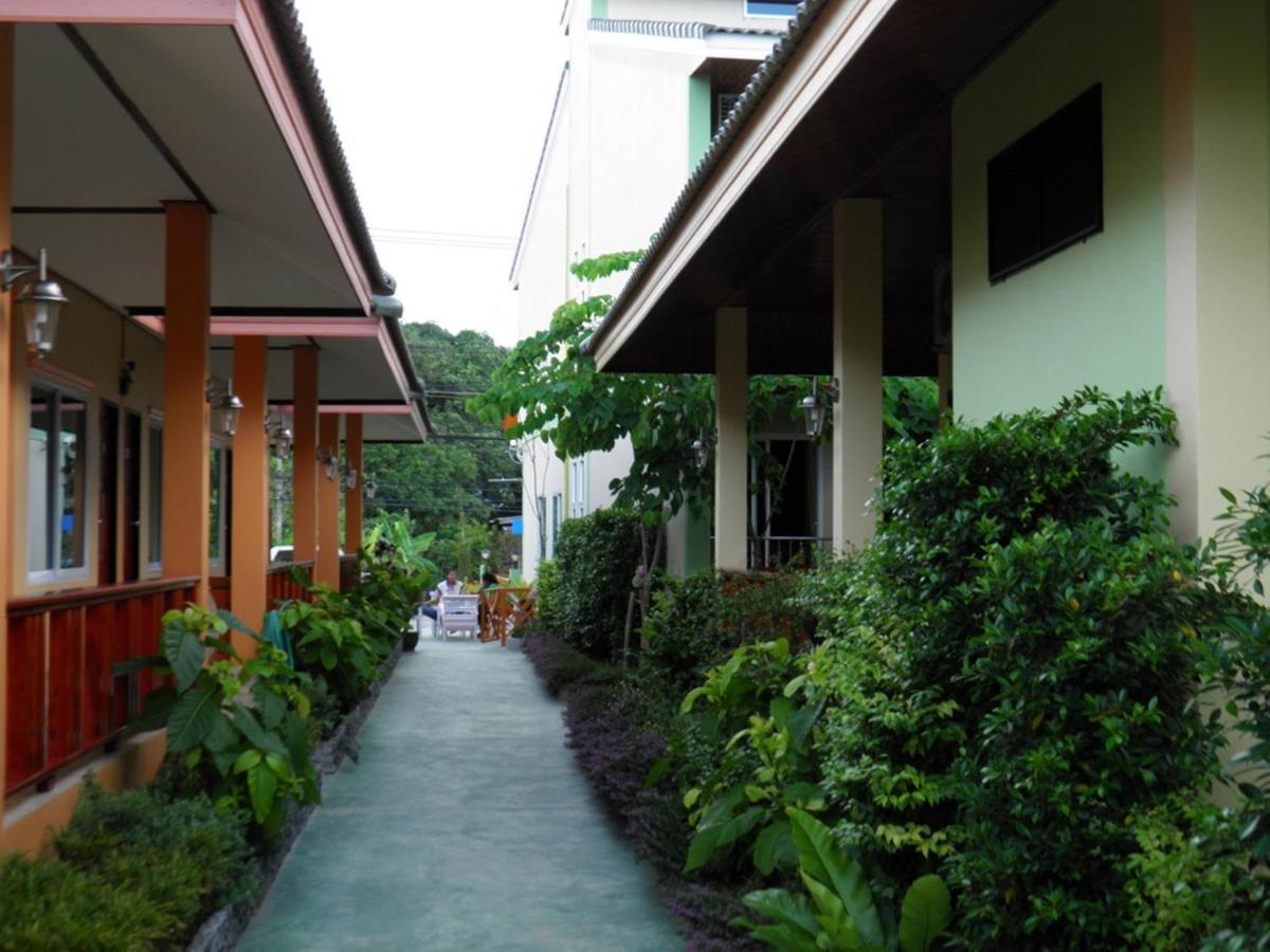 Ruen Narisra Resort - Housity