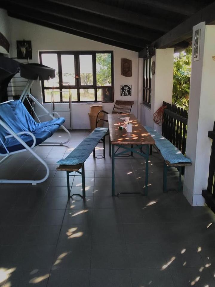Suitetrails - TiSZa-Lake Guesthouse