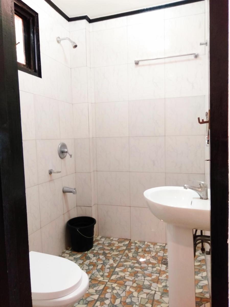 Strangers Inn&Bar - Housity