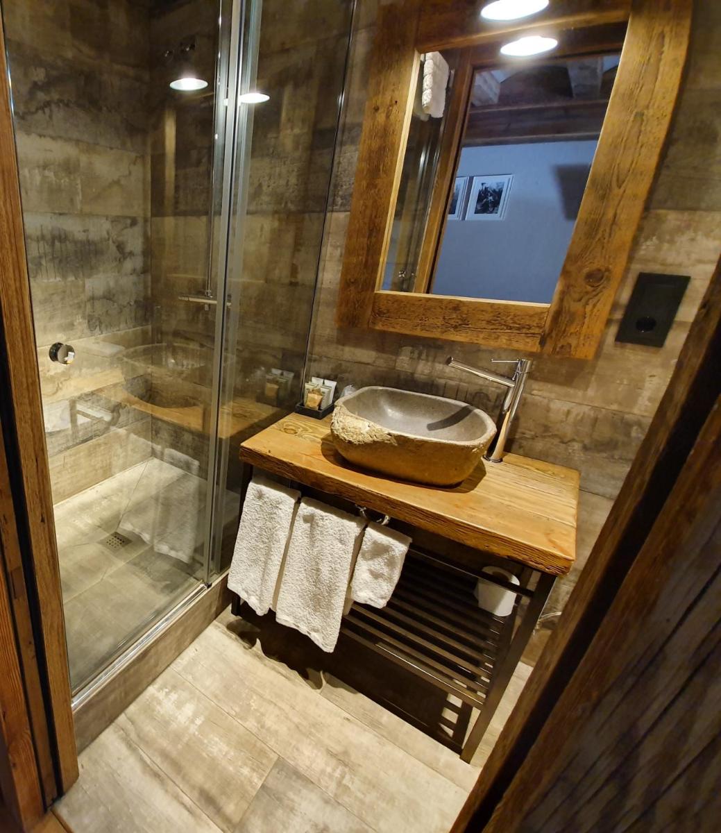 Un baño de Hotel Boutique Puig Francó - Adults Only