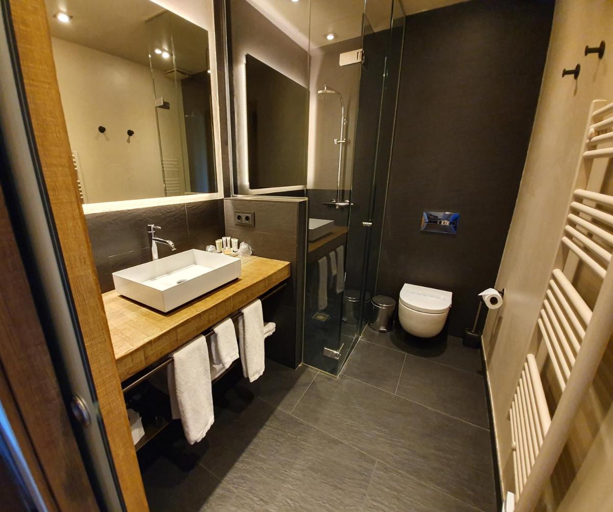 Un baño de Hotel Boutique Puig Francó - Adults Only