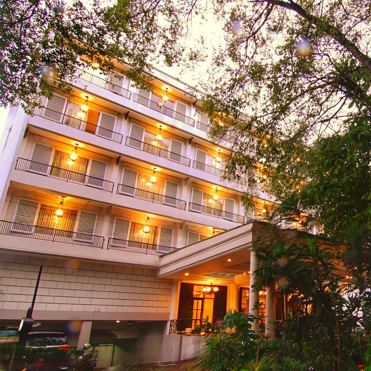 Royal Hotel Bogor - Housity