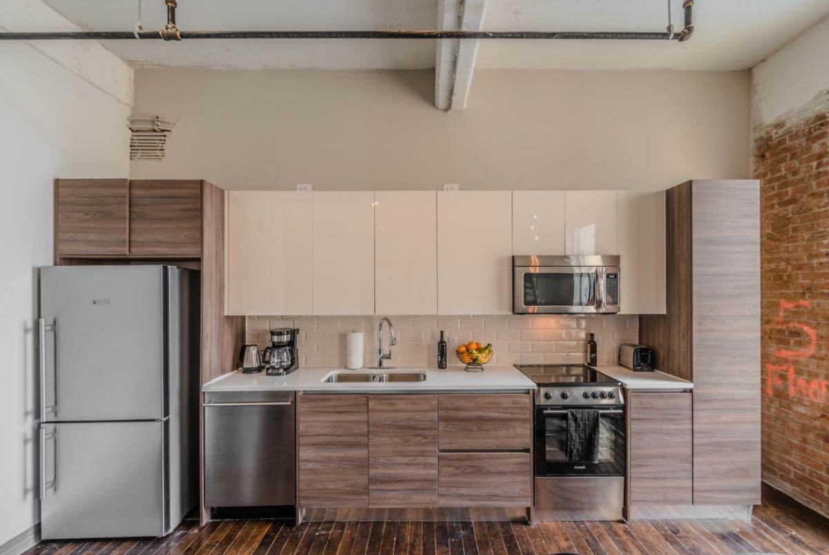 Regal Stays Corporate Apartments - Downtown Dallas - Housity