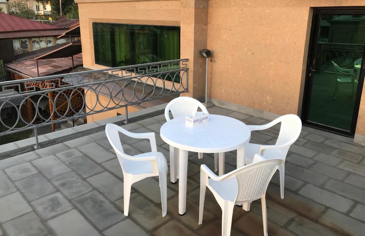 Bright Guesthouse in the center of Yerevan! - Housity
