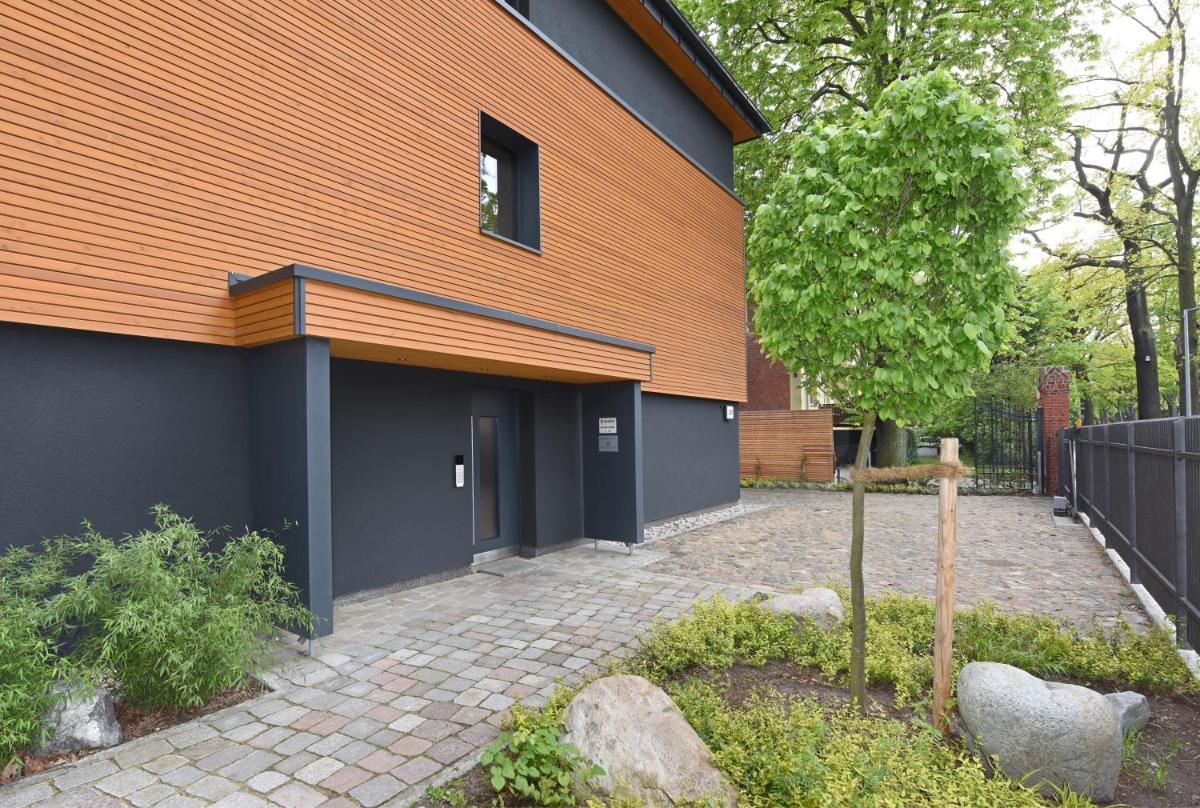 Unter den Eichen - Housity