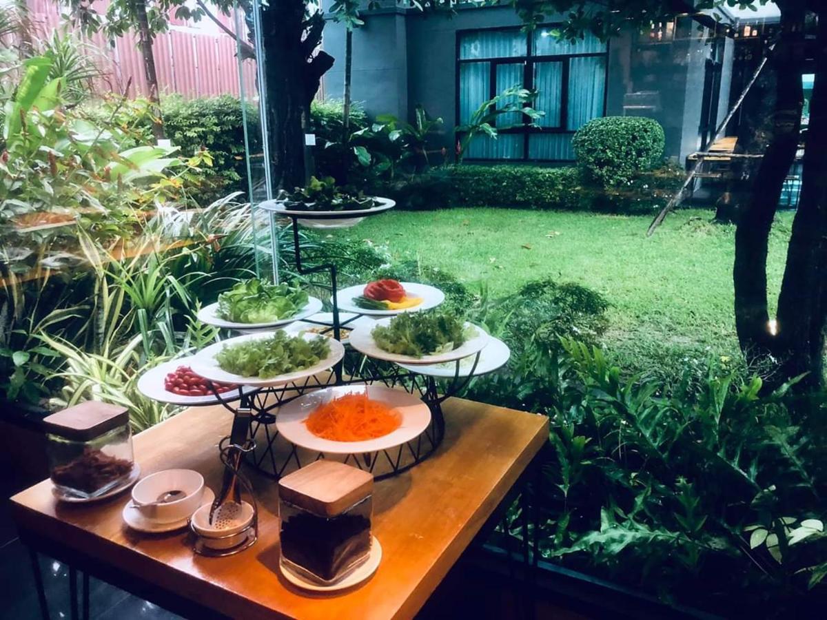 Cresco Hotel Buriram - Housity