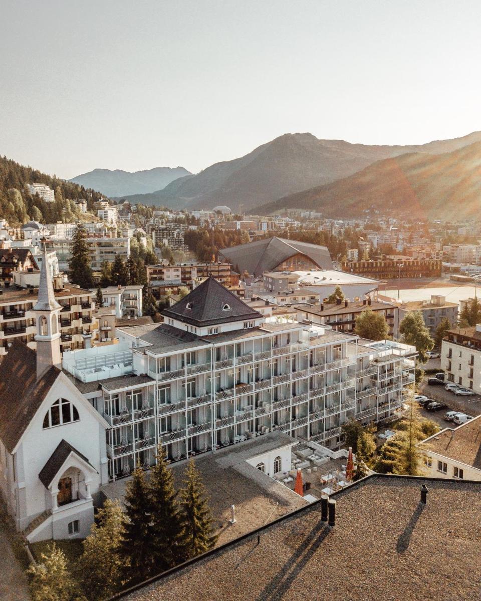 Hard Rock Hotel Davos - Housity