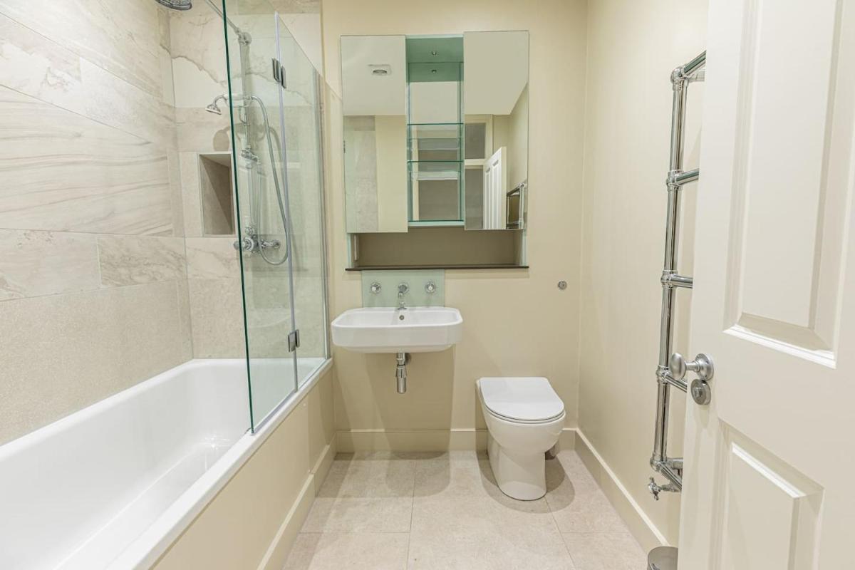 Lovely 3-bed house in Brixton near Clapham Common - Housity