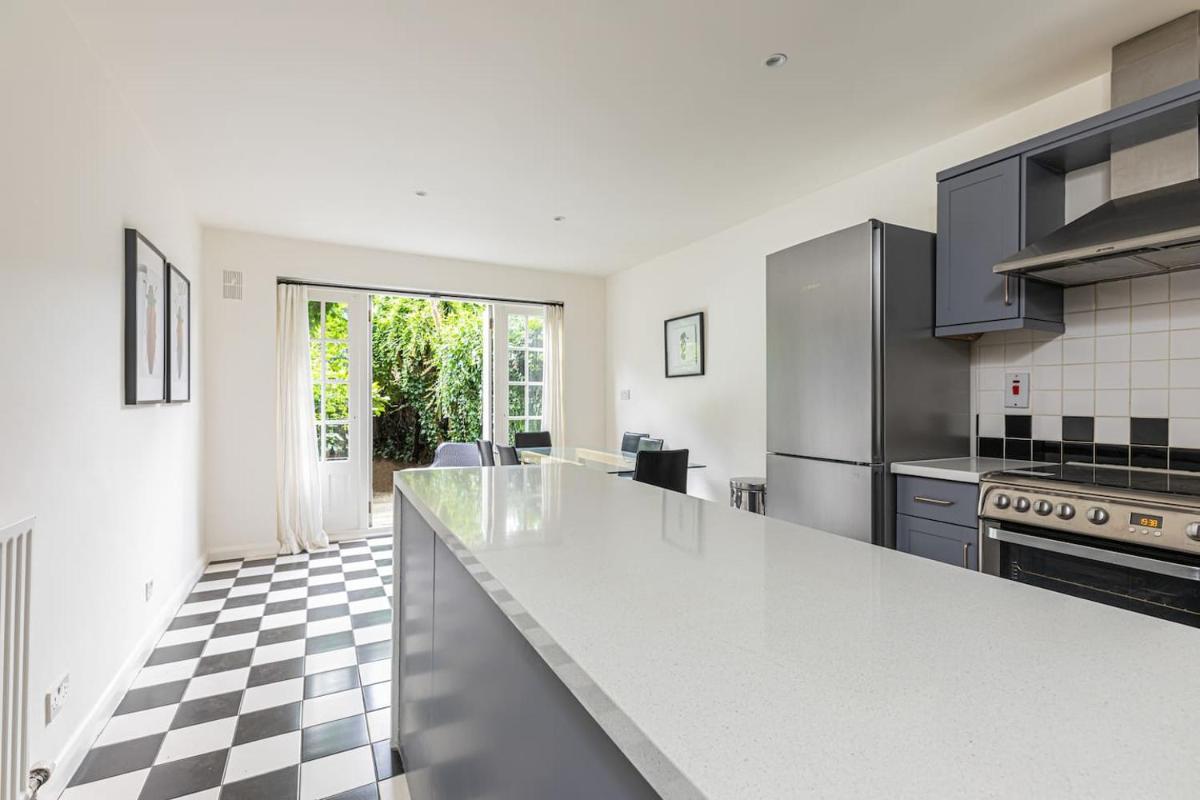 Lovely 3-bed house in Brixton near Clapham Common - Housity