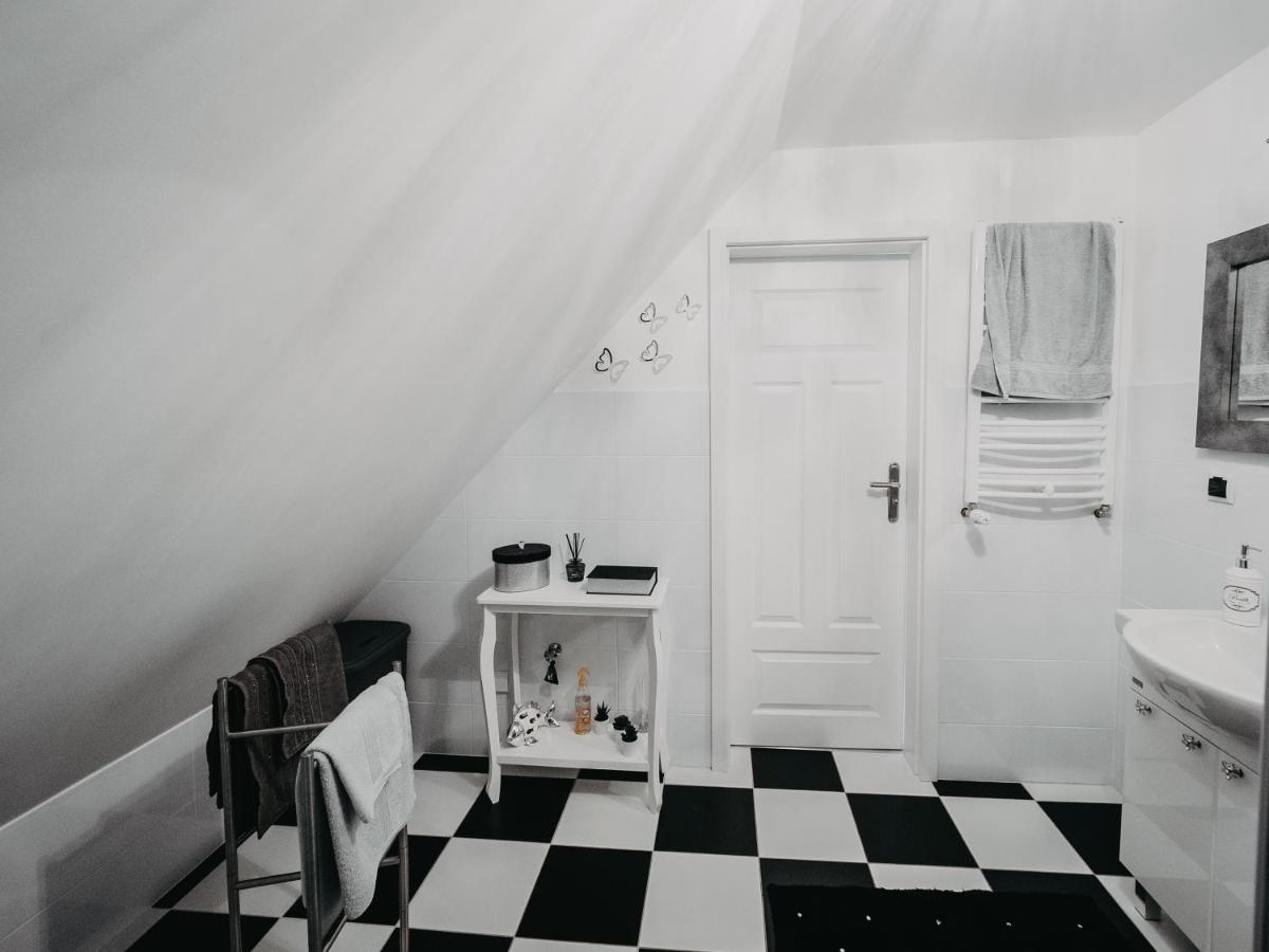 Apartament Rynek Pniewy - Housity