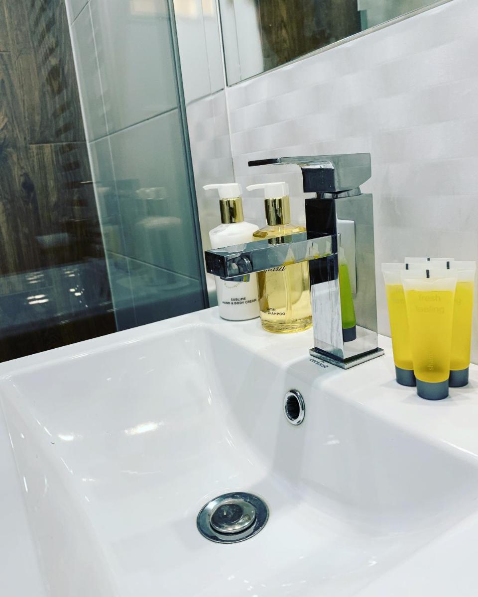 Warsaw Apartment blisko metra! - Housity