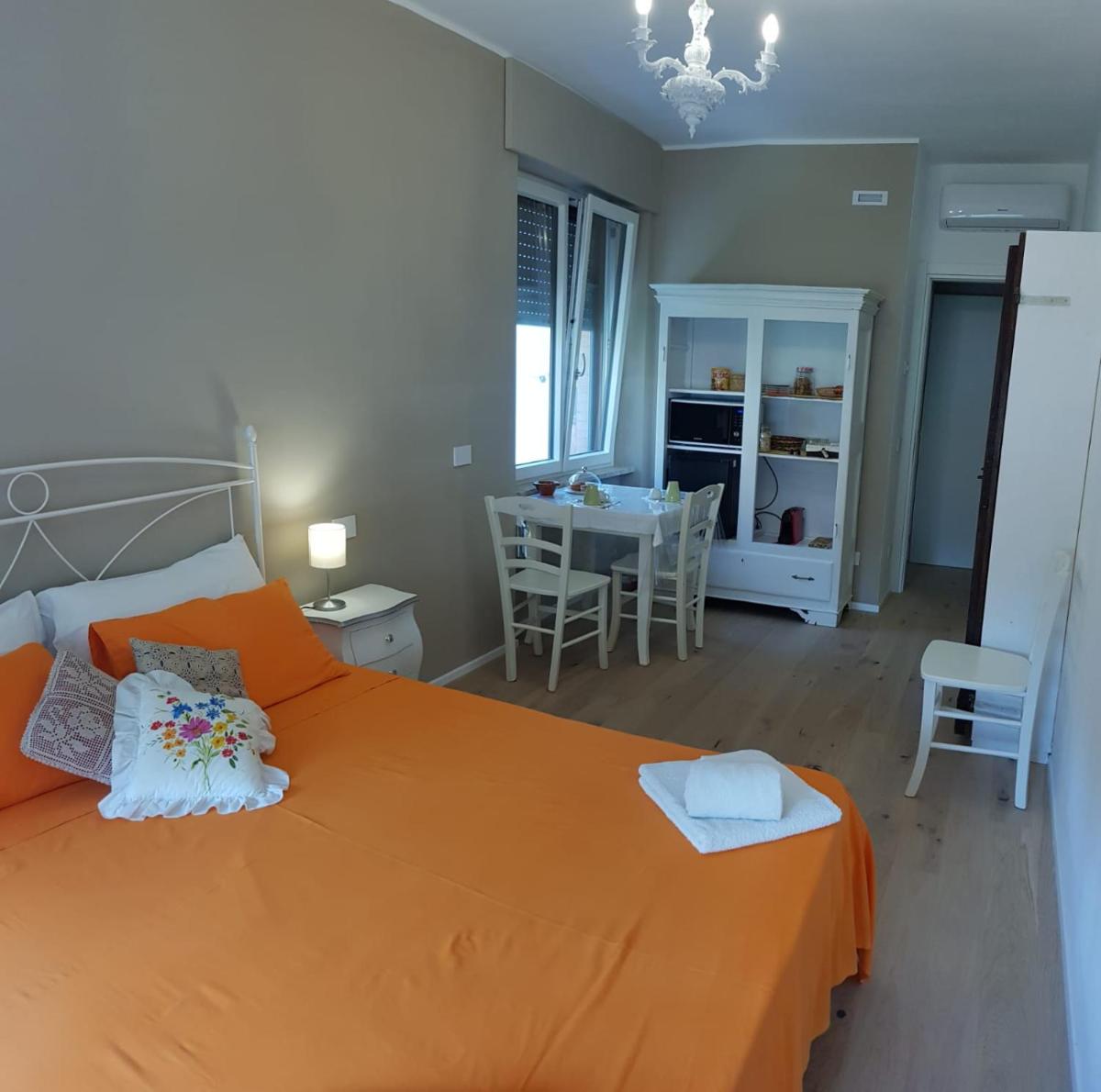 Gli Oleandri - Housity