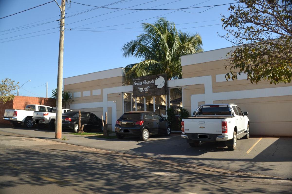 Pousada Acácia Amarela - Housity