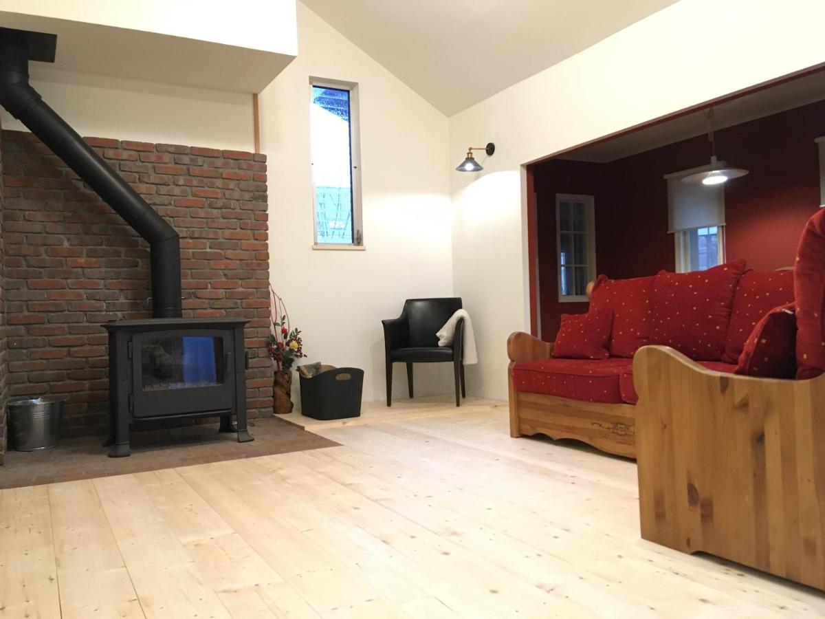 Julian's English Homestay and Pension - Housity