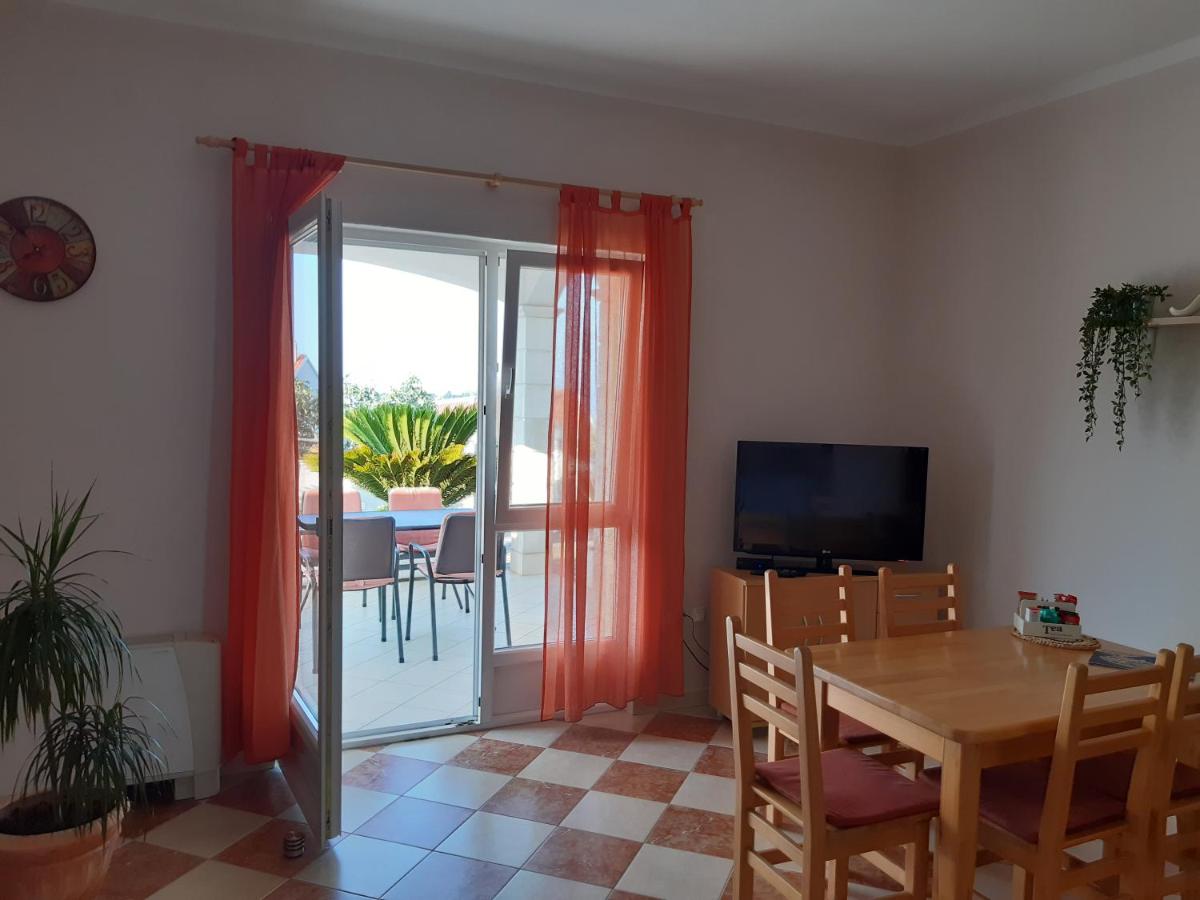 Apartments Primosten - Housity