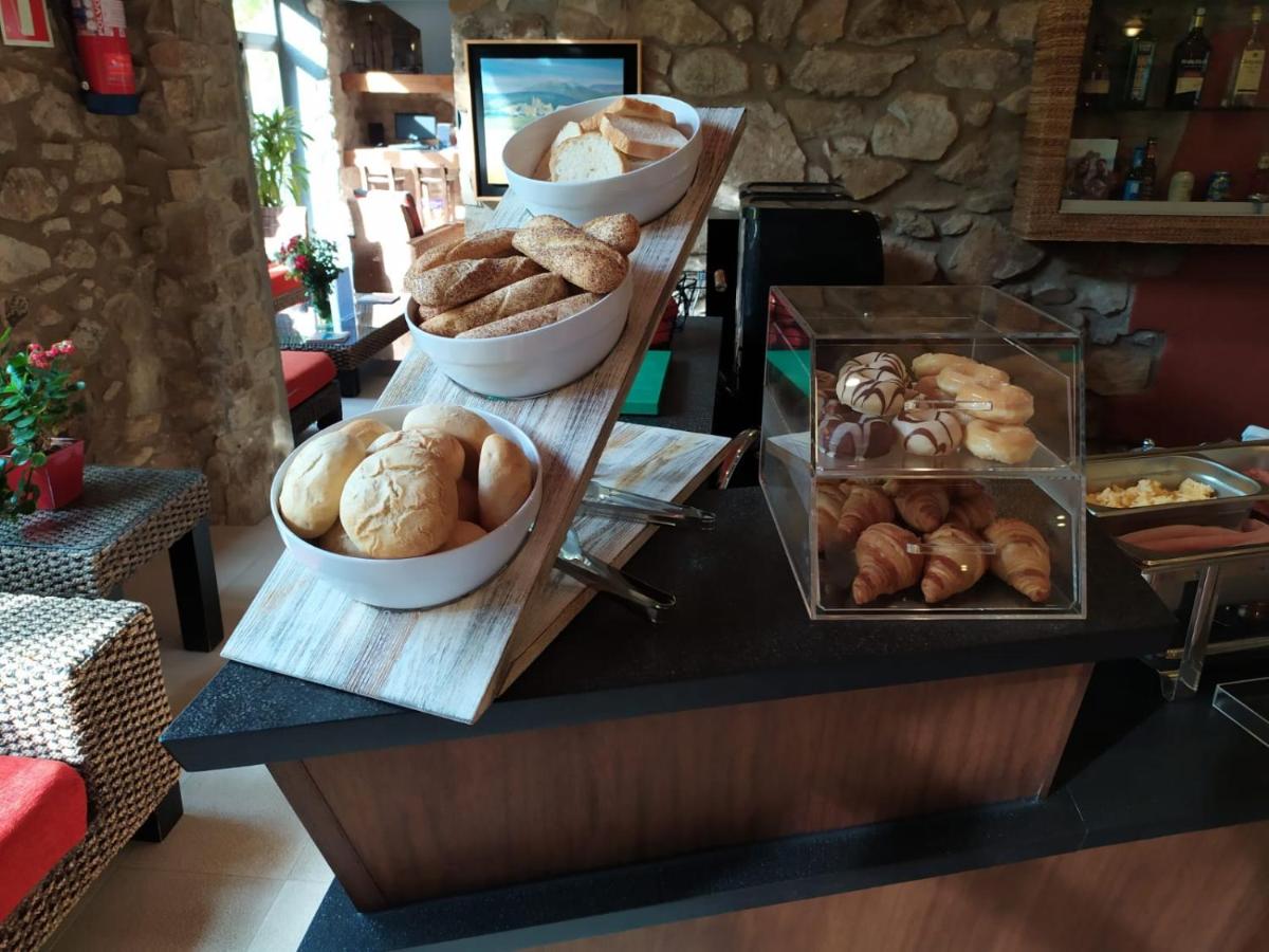 Comida en o cerca de este hotel