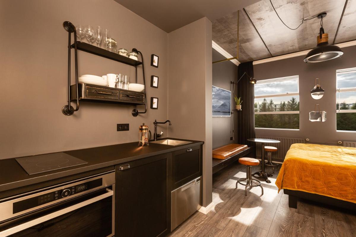 Suitetrails - R13 - A Townhouse Hotel