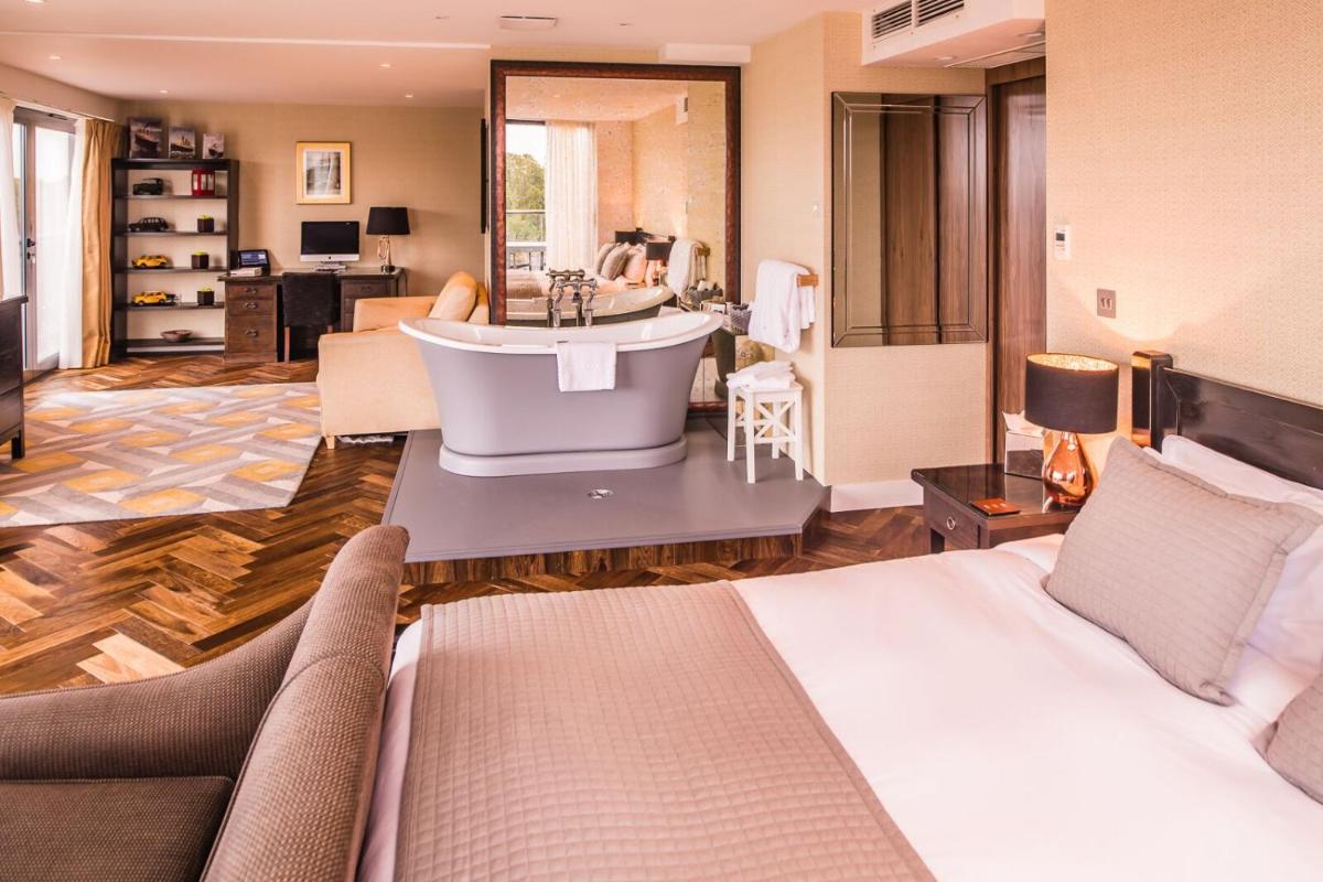 The Varsity Hotel & Spa - Housity
