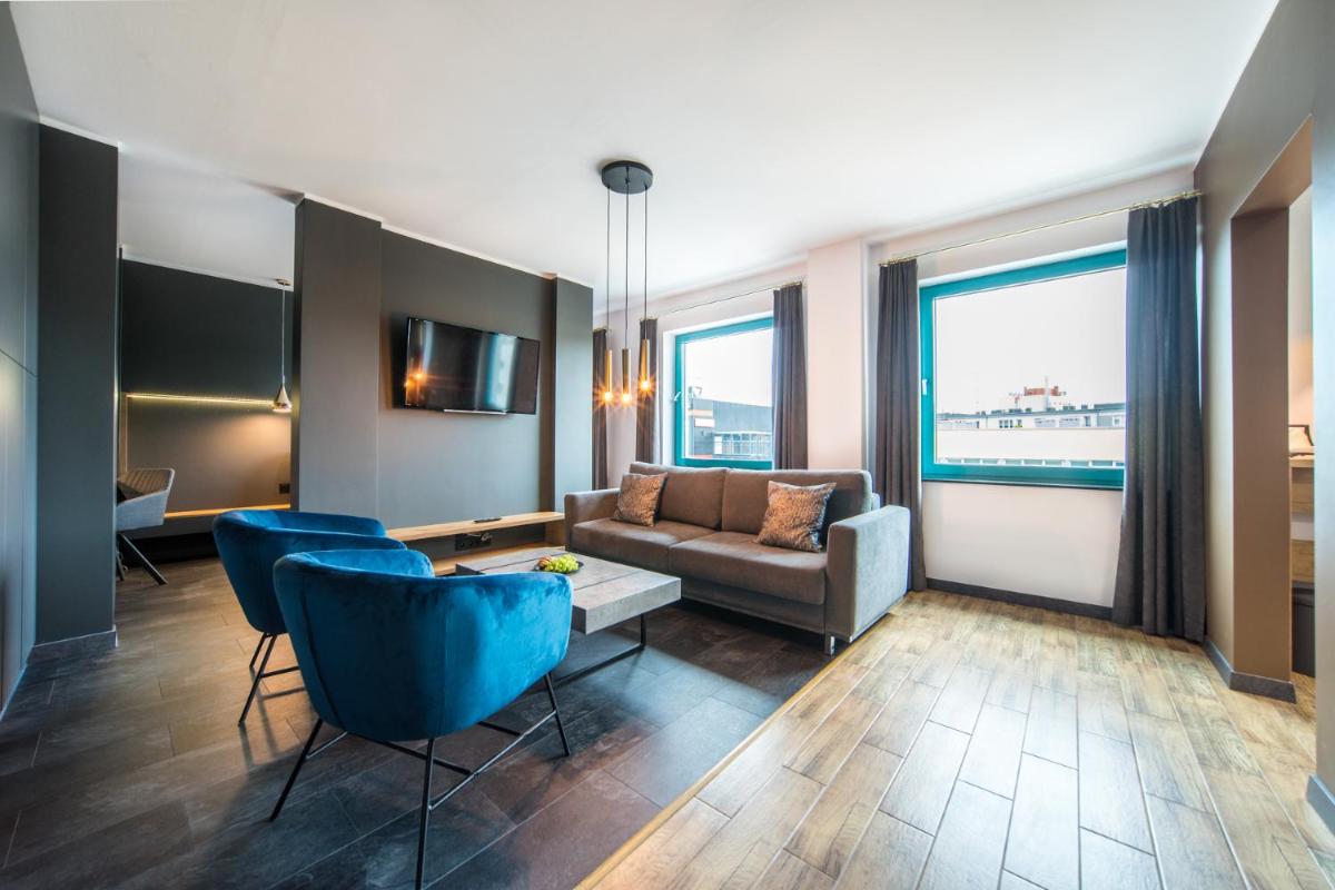Black & White Apartments - Housity