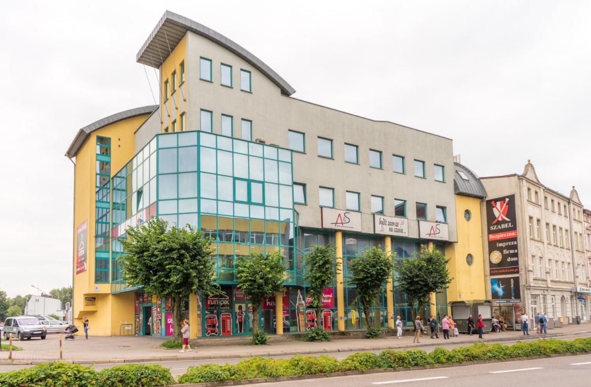 Black & White Apartments - Housity