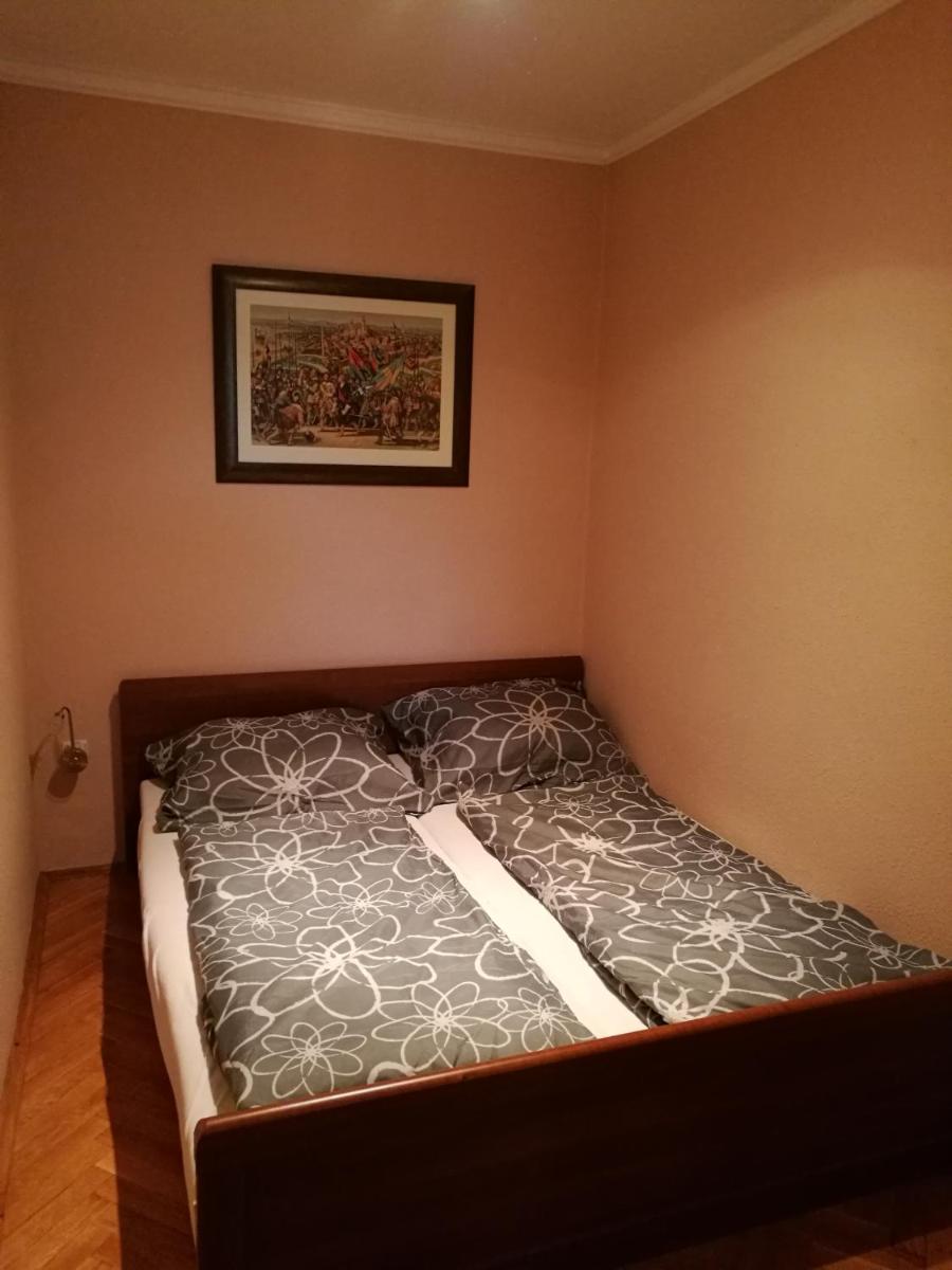 Zsolnay Apartman - Housity