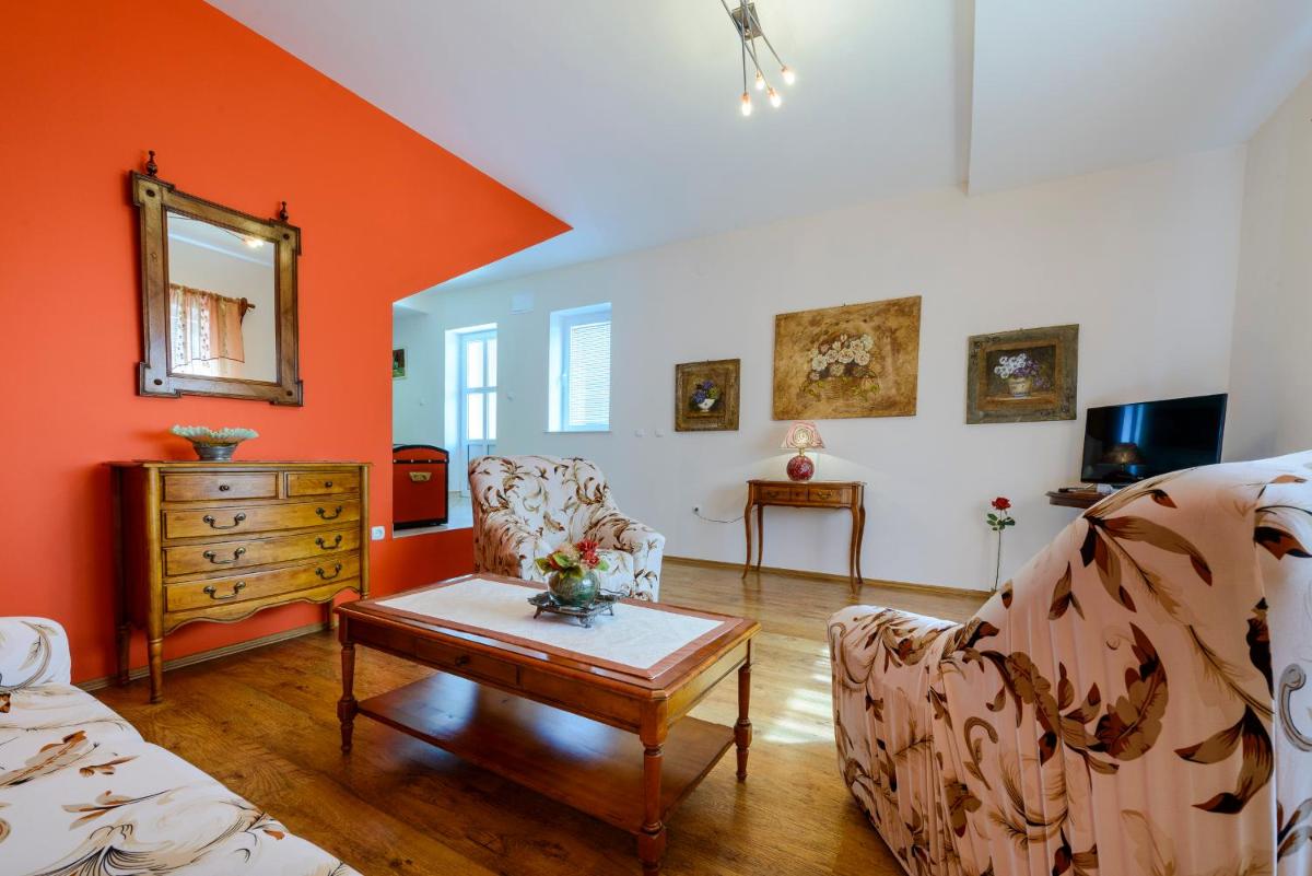 Seaside Villas Eli - Housity