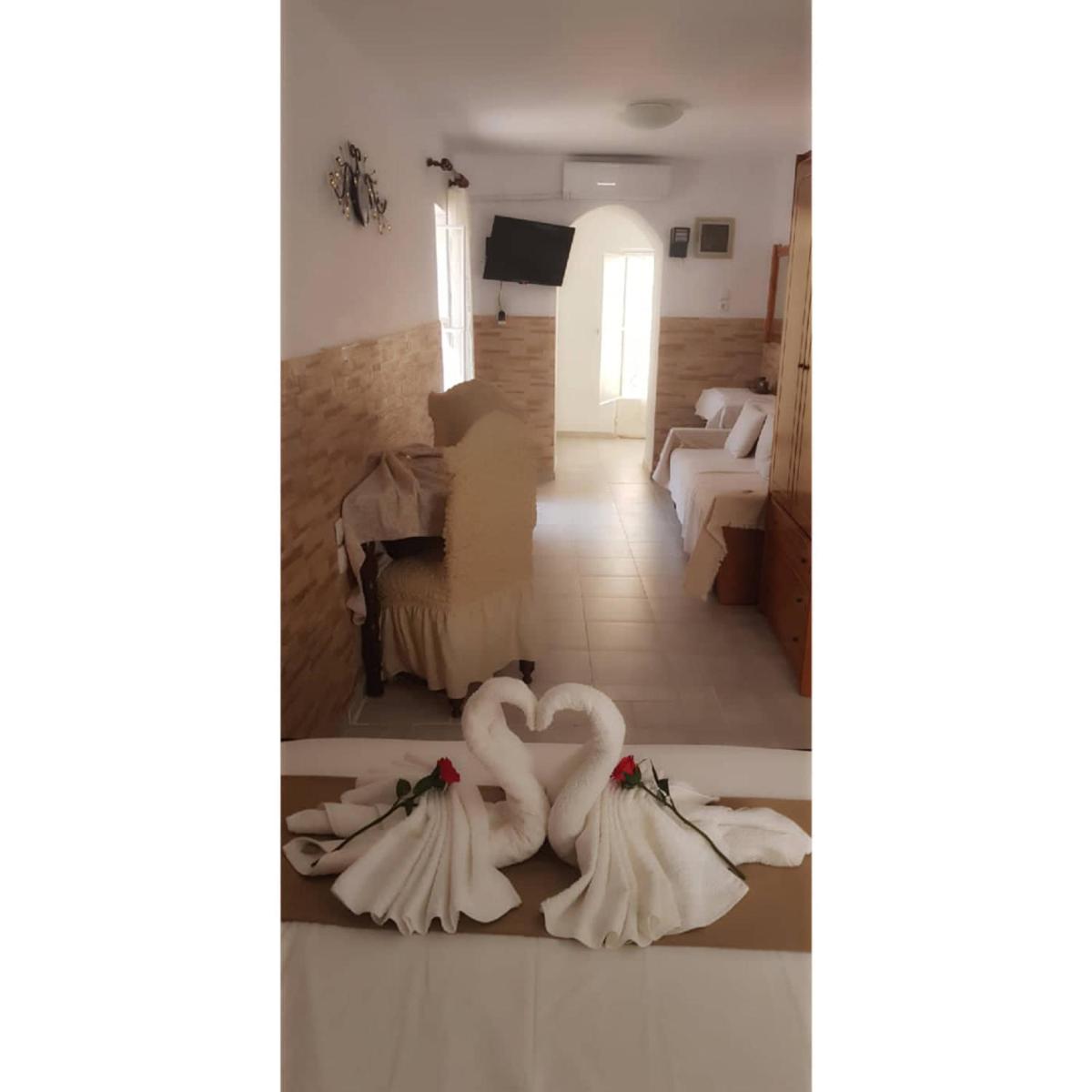 Penny's studio in the heart of Poros - Housity