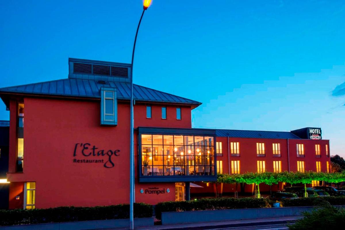 Hotel Simon's Plaza - Housity