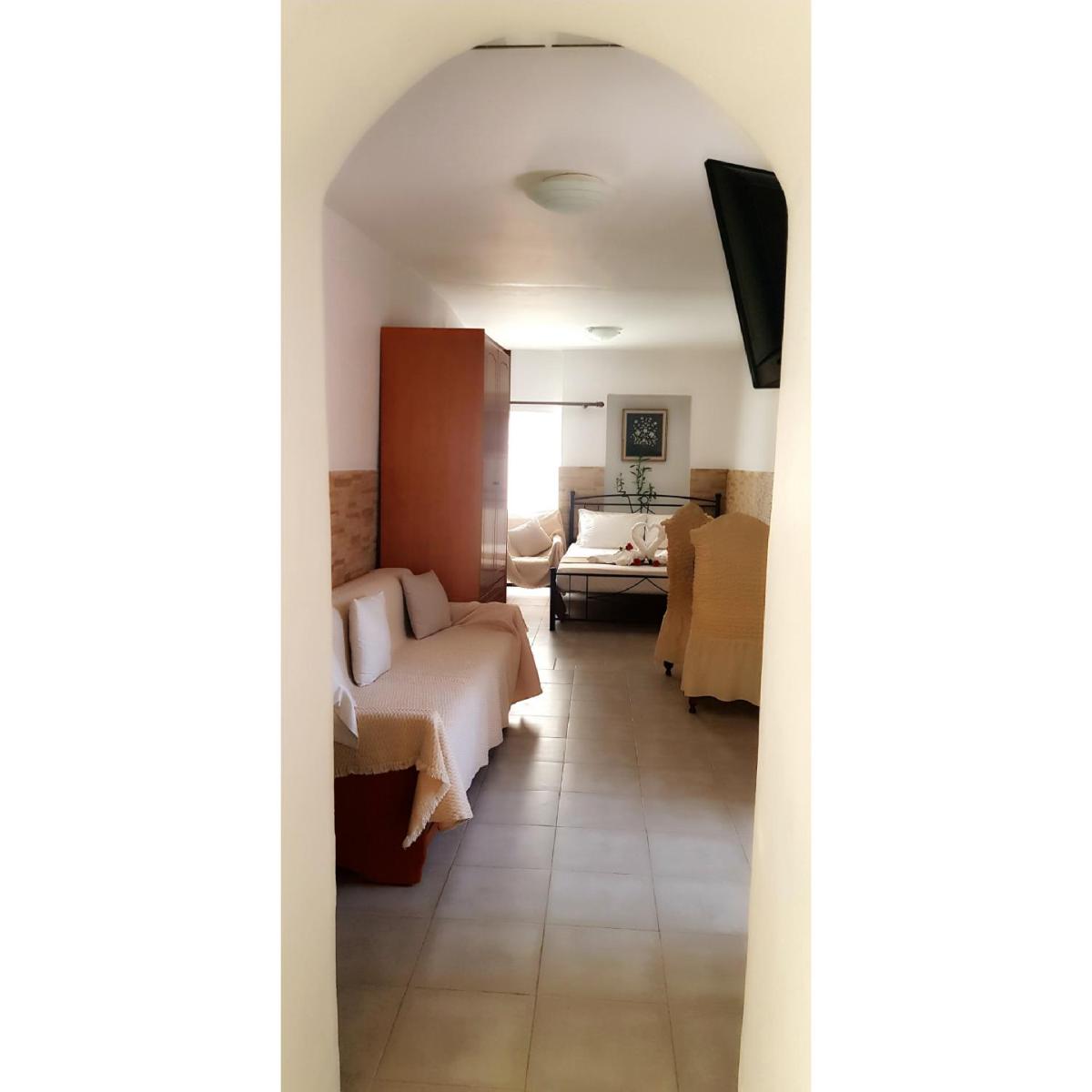Penny's studio in the heart of Poros - Housity